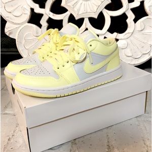 WOMENS AIR JORDAN 1 LOW- ‘LEMONADE’
